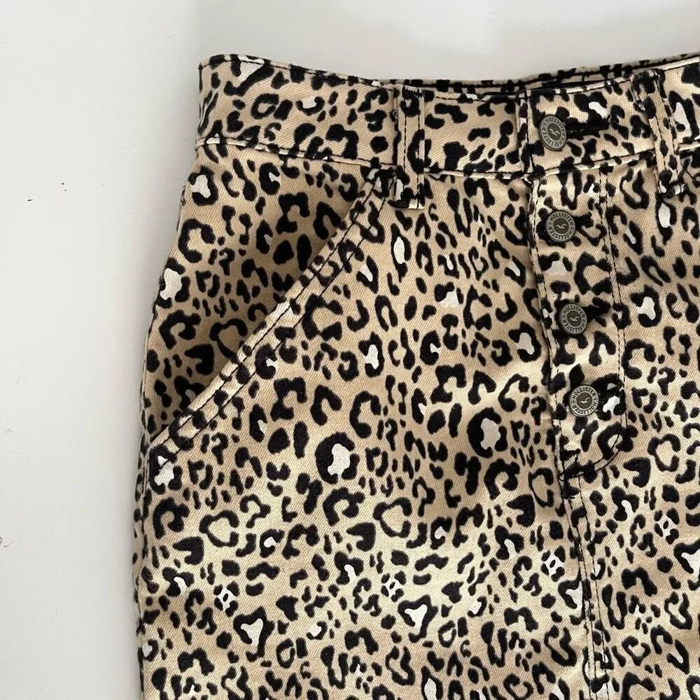 Hollister Ultra High Rise Button Fly Mini Skirt (Leopard) - 1/25